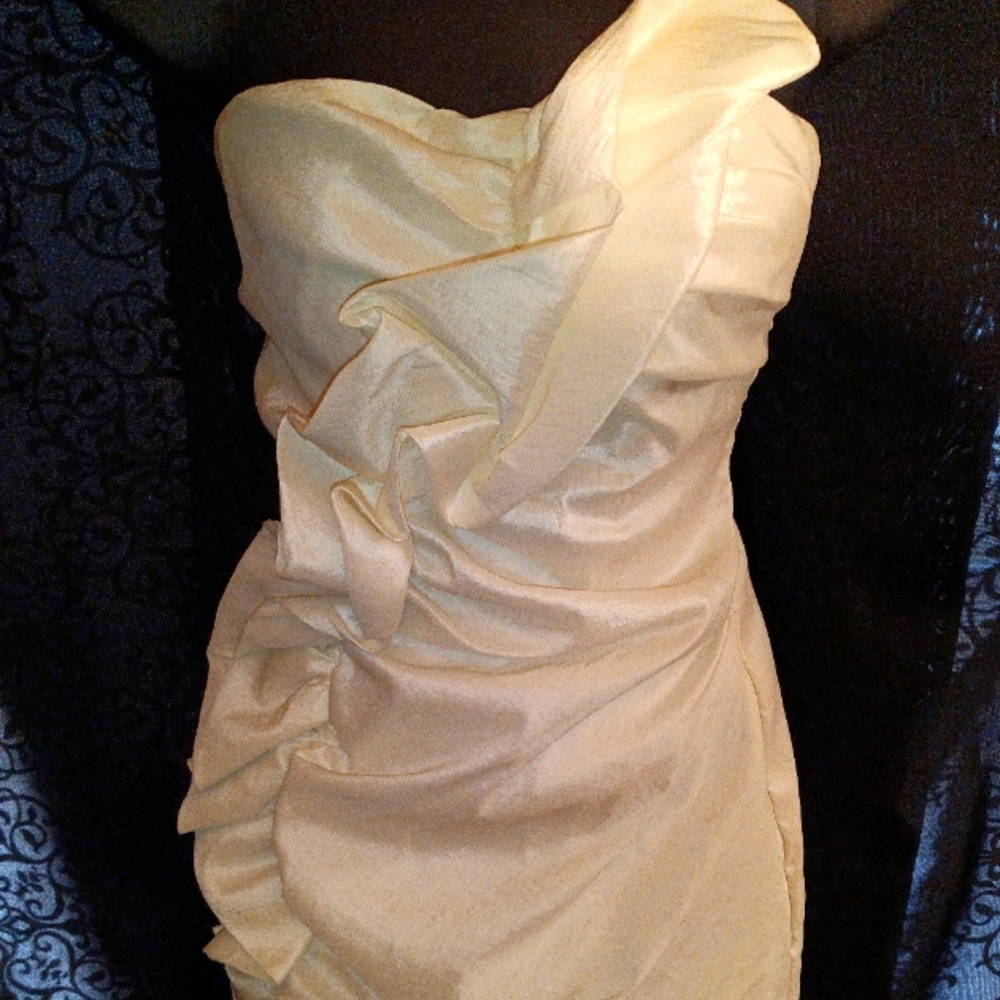 White cocktail dress by Ynes